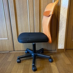 オフィスチェアの画像