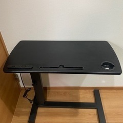昇降式サイドテーブル　黒の画像