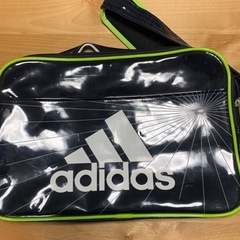 決まりました。adidasのスポーツバッグ