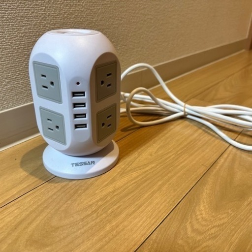 電源タップタワー型 8個ACコンセント分岐 4USBポート付き