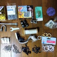 工具 金物 パーツ キャビネット ( 突っ張り棒 も)差し上げます。の画像
