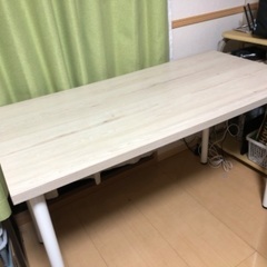 IKEAテーブル