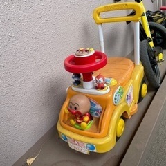 アンパンマン 足漕ぎ車、4輪と3輪