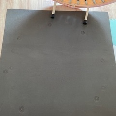 トランポリンと専用マットです。の画像