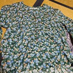 UNIQLOの花柄シャツXL