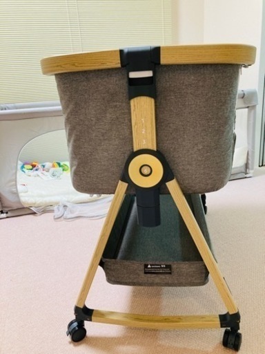 ベビーベッド（お譲り先が決まりました） お譲りする方決まりました】移動式ベビーベッドの通販はau PAY