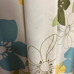 花柄カーテン【ニトリ】幅100×丈110 ×2枚の画像