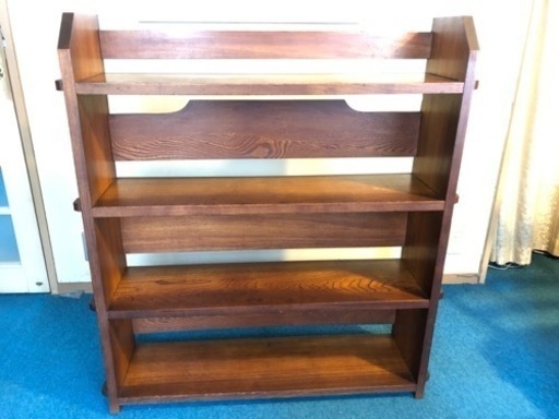 木のぬくもりのある本棚（1）