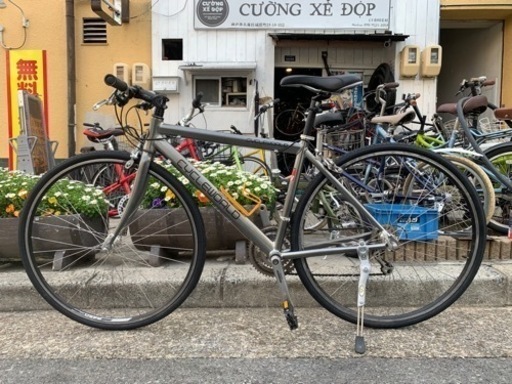 ?? クロスバイク　700x28c タイヤ新品　3x8変速　配達可能　シルバー　ソラシマノ　155-170cm