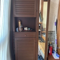 姿見付きで靴も沢山収納出来ます。