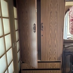 家具など色々あります。
