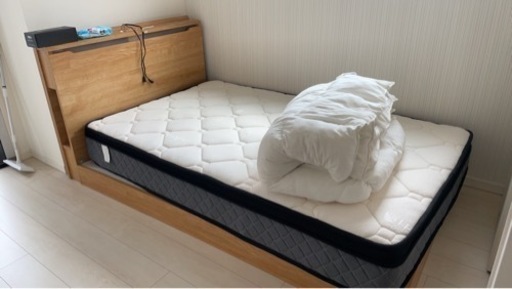 【取引中】セミダブルベッド