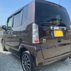 ご成約ありがとうございます♪ 車検たっぷり　修復歴なし　実走行　後期型　EGS保証不要なら77万円でOK　平成28年式　45,000キロ　NBOX G-Lパッケージ　左側電動スライドドア　純正ナビ+リアカメラ　スマートキーの画像