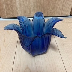 4月27日まで　ガラス製花器