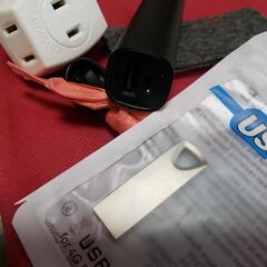 現金対応☆１回使用のみ☆小型USB携帯充電器　の画像