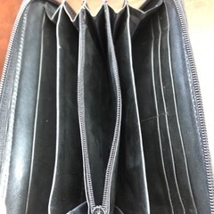 値下げ 革財布　黒革の画像