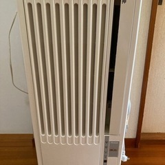 ウィンドウエアコンと壊れている棚