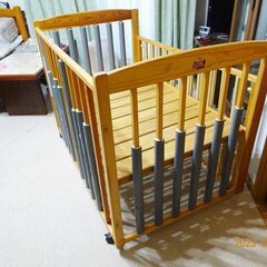 Nature Friendsの中古ベビーベッド　緩衝材付の画像