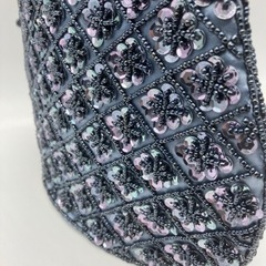 夲日の目玉！！中古■ハンドバッグ■ビーズバッグ■グレーの画像