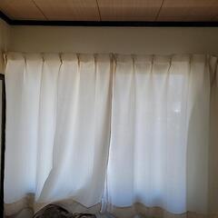 カーテン(横160×高さ120の窓用)　うすーーいクリーム色と、レースカーテンの画像