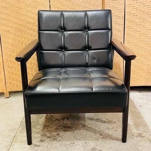 【売約済み】【限定】　カリモク　karimoku 50周年記念復刻ブランドプレート　W36170BWH スタンダードブラック　Kチェア　1シーター　1人掛け　ソファ　ブラック　黒　検　レザー　W36140BWK カリモク60 アームソファ　応接　チェア　ラウンジソファ