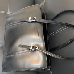 黒いバック
