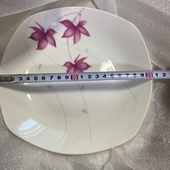 【最終価格】【新品未使用】お皿　５枚セットの画像