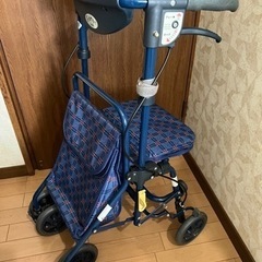 【受渡し決まりました】シルバーカー（中古）