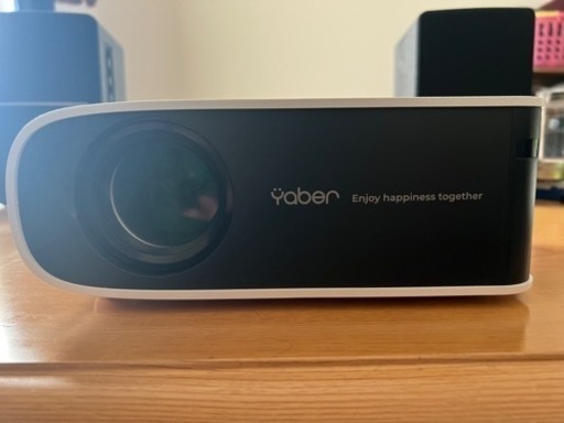 YABER Pro V8プロジェクター