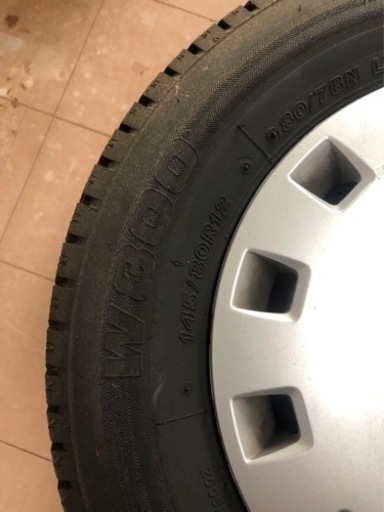 スタッドレスタイヤ　8部山