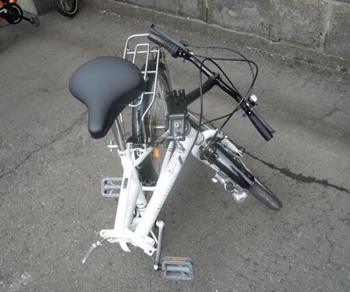 20インチ 折りたたみ自転車 外装6段 パンクレスタイヤ ホワイト CHACLE 札幌市東区 新道東店