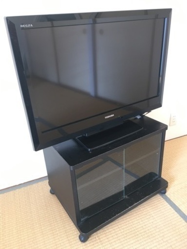 東芝REGZA 液晶テレビ 32インチ / リモコン付き