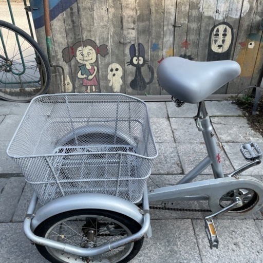 【3286】大人用三輪車　前20インチ後16インチ　前後タイヤ新品　29,200円（防犯・税込）