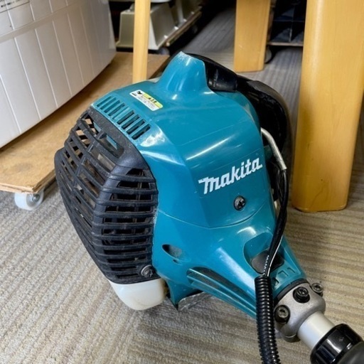 【お買い得‼️】動作OK♪ マキタ エンジン刈払機 草刈り機 2サイクル 付属品多数♪