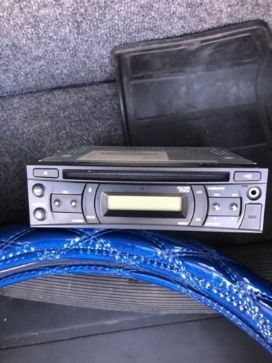 いすゞ　純正ラジオCD トラック　24V