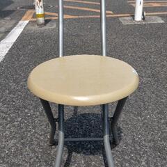 折り畳み背もたれ付きチェア
