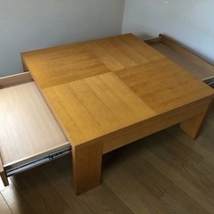 アクタスのテーブル