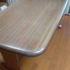 ダイニングテーブル　椅子４脚付き
