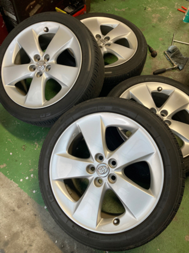 30プリウス純正17インチホイール