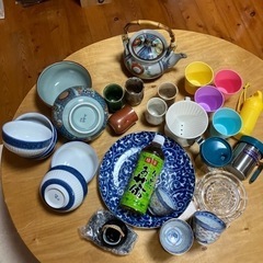上等な品ばかり　急須　湯呑み　フルーツ搾り⁉️ 皿や有田お椀　など