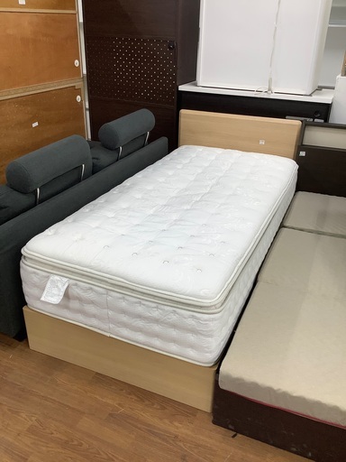 シングルベッド　引き出し付き　売場展開中！！！
