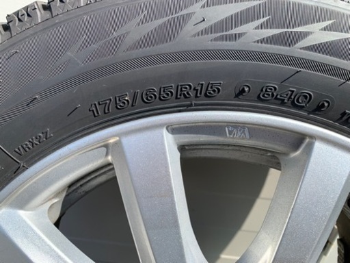 【取引決定】スタッドレスタイヤ4本　ホイールつき