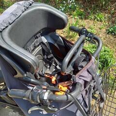 通勤や登園の送り迎えに便利な三人乗り可能な電動自転車の画像