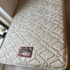 セミダブルベッド