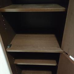 引き戸付き棚の画像