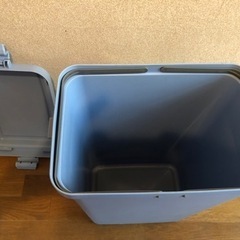 ダストボックス（ゴミ箱）の画像