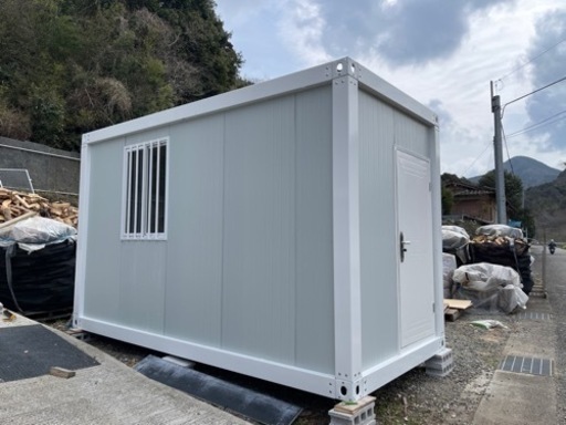未使用品☆禁煙☆組立式コンテナハウス☆9.9㎡外寸2.2×4.5×2.8m重量約１t 　子供部屋　事務所　仮設　窓２箇所、ドア１箇所