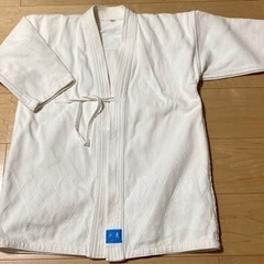 剣道着(上着、袴、頭巾？2枚、袋)