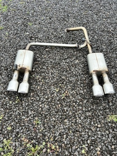 プリウスα 　アドミレイション　マフラー