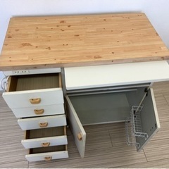 レンジや炊飯器置き収納の画像